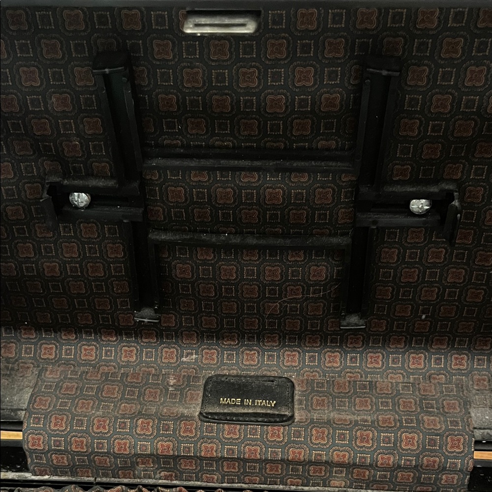 Bric’s‎ Green Hard Shell Carrying Case - Picture 12 of 16
